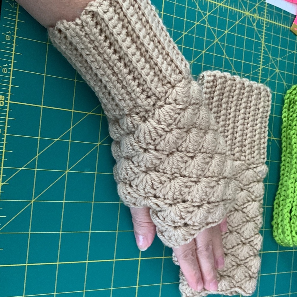 crochet fingerless gloves size L/XL